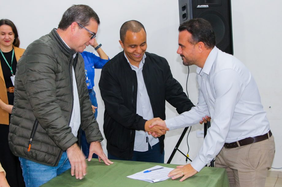 Prefeitura dá posse ao novo Conselho Municipal de Desenvolvimento Econômico