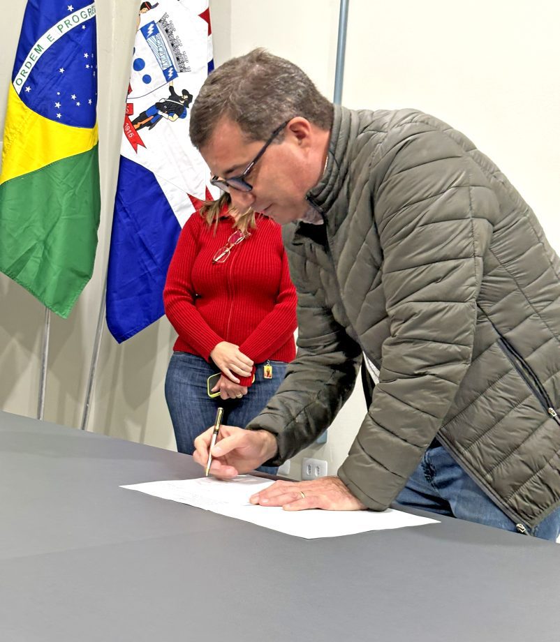 Novos membros tomam posse no Conselho Municipal de Habitação de Três Lagoas Novos membros tomam posse no Conselho Municipal de Habitação de Três Lagoas