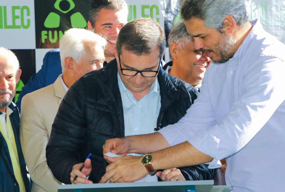 Prefeitura e União oficializam doação de áreas públicas após 30 anos de espera Prefeitura e União oficializam doação de áreas públicas após 30 anos de espera