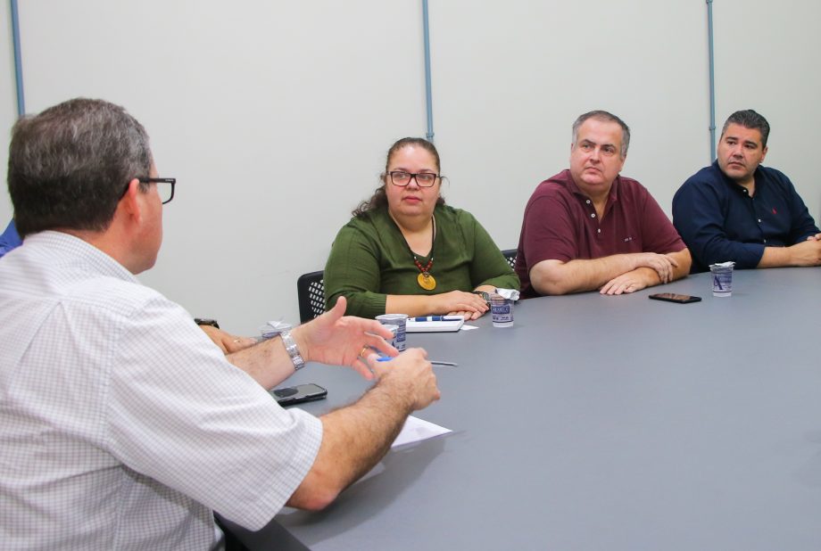 “Políticas para autistas é prioridade para Gestão”, diz prefeito de Três Lagoas em reunião com a AMA “Políticas para autistas é prioridade para Gestão”, diz prefeito de Três Lagoas em reunião com a AMA