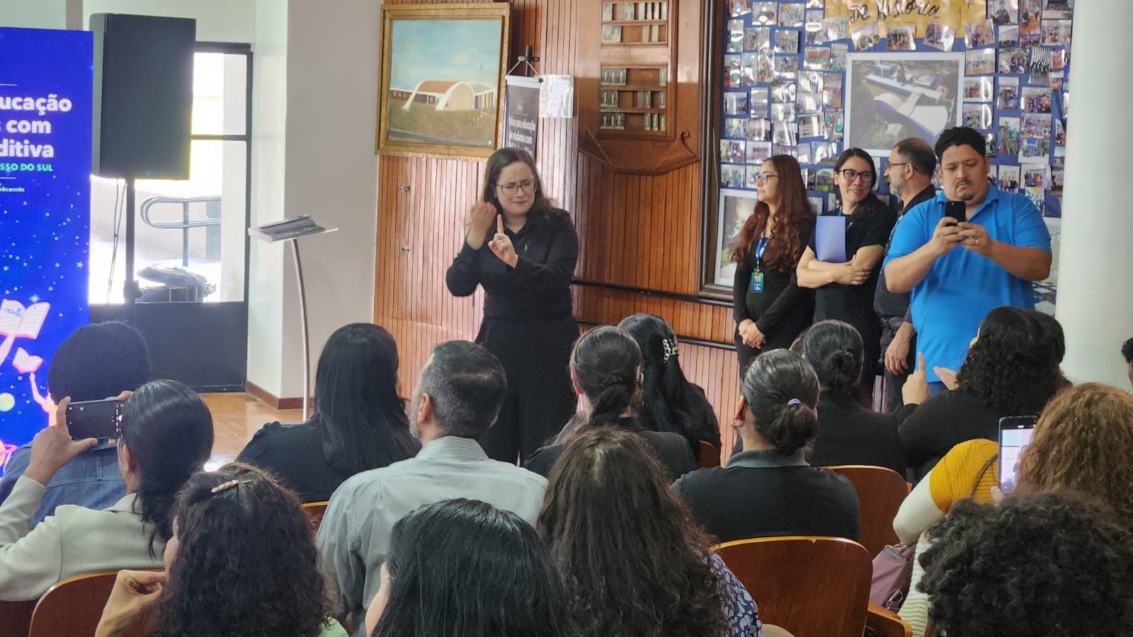 SED/MS lança e-book com práticas inclusivas para estudantes com deficiência auditiva na Rede Estadual SED/MS lança e-book com práticas inclusivas para estudantes com deficiência auditiva na Rede Estadual