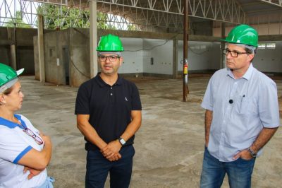 Prefeito Dr. Cassiano Maia visita obras do Shopping Popular e reforça compromisso com os lojistas Prefeito Dr. Cassiano Maia visita obras do Shopping Popular e reforça compromisso com os lojistas