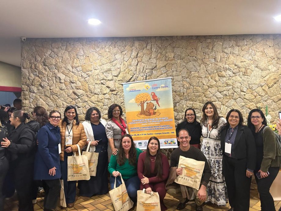 Formadores de TL participam do Seminário do Projeto Leitura e Escrita na Educação Infantil da Região Centro-Oeste Formadores de TL participam do Seminário do Projeto Leitura e Escrita na Educação Infantil da Região Centro-Oeste