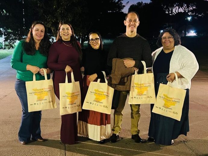 Formadores de TL participam do Seminário do Projeto Leitura e Escrita na Educação Infantil da Região Centro-Oeste Formadores de TL participam do Seminário do Projeto Leitura e Escrita na Educação Infantil da Região Centro-Oeste