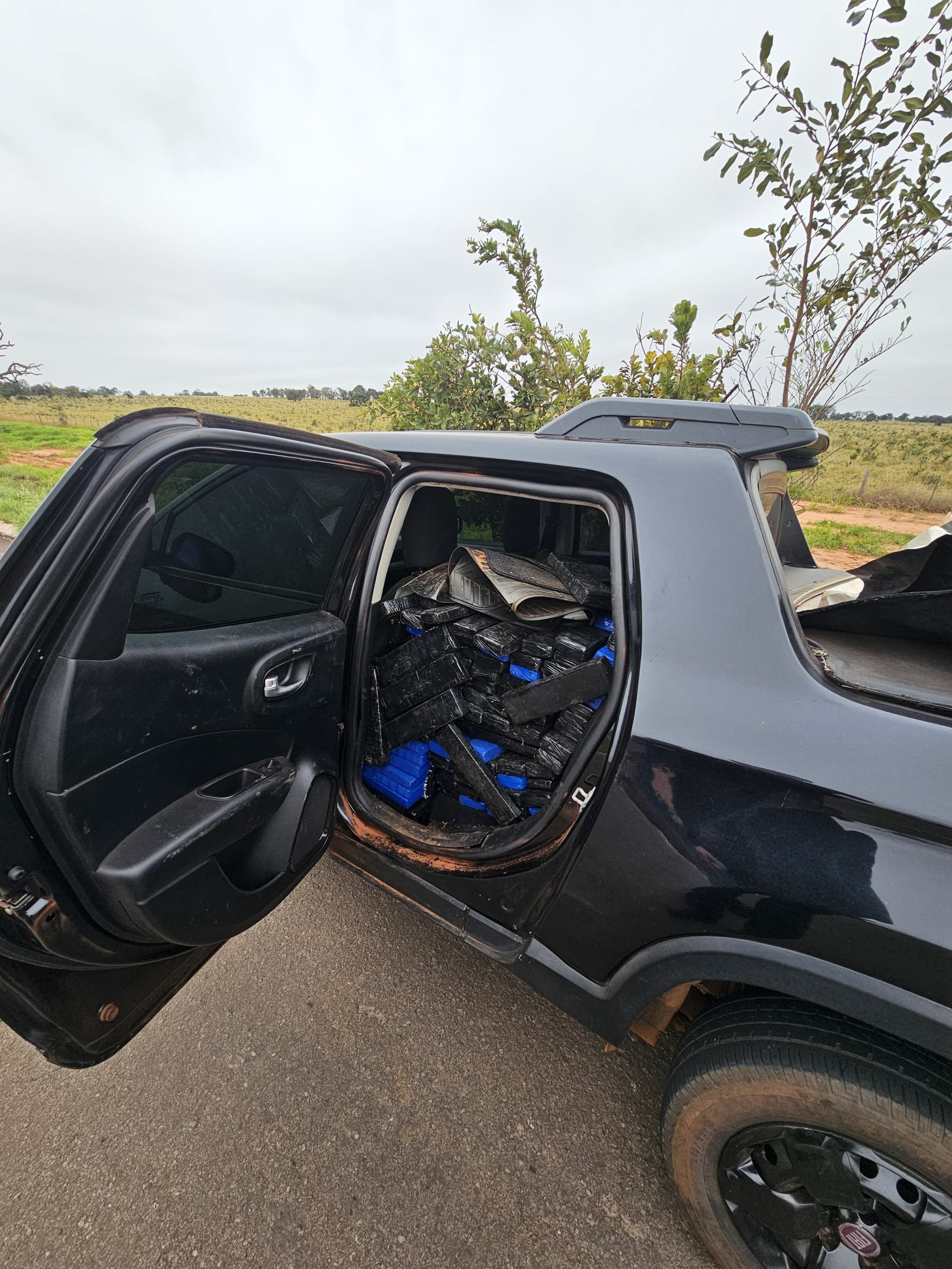 Polícia Civil apreende mais de uma tonelada de maconha em Água Clara