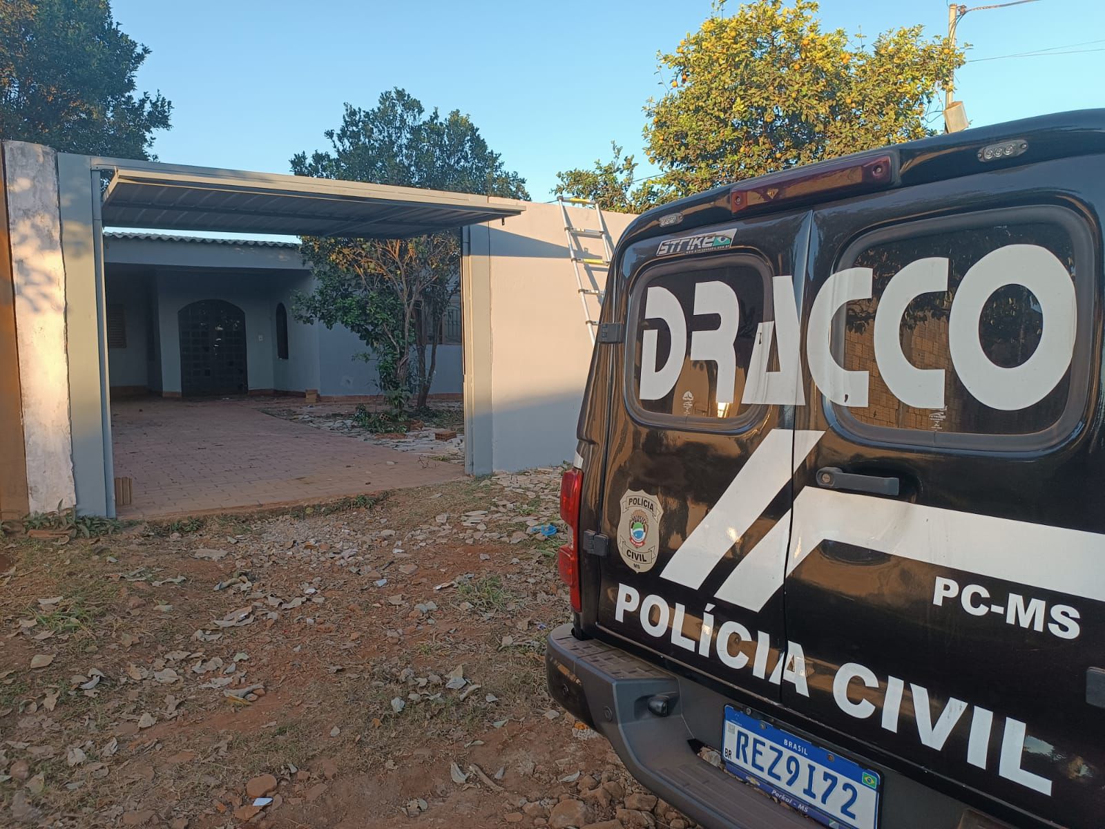 Polícia Civil localiza depósito com carga de cigarros contrabandeados em Campo Grande Polícia Civil localiza depósito com carga de cigarros contrabandeados em Campo Grande