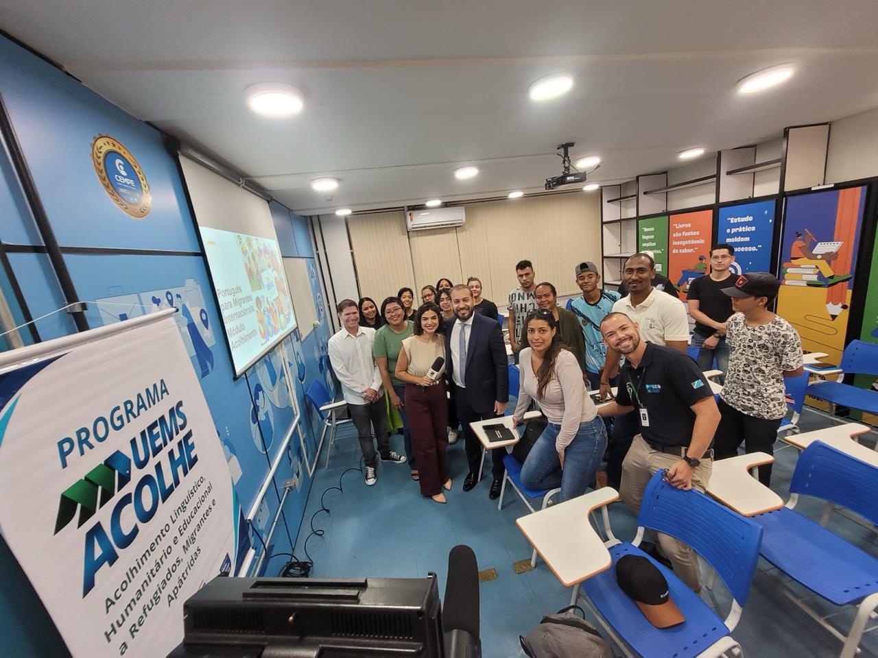Acolhimento linguístico e humanitário: UEMS entrega certificados para migrantes internacionais e colaboradores Acolhimento linguístico e humanitário: UEMS entrega certificados para migrantes internacionais e colaboradores