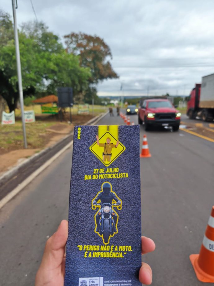 Departamento de Trânsito realiza blitz educativa em alusão a datas comemorativas do trânsito