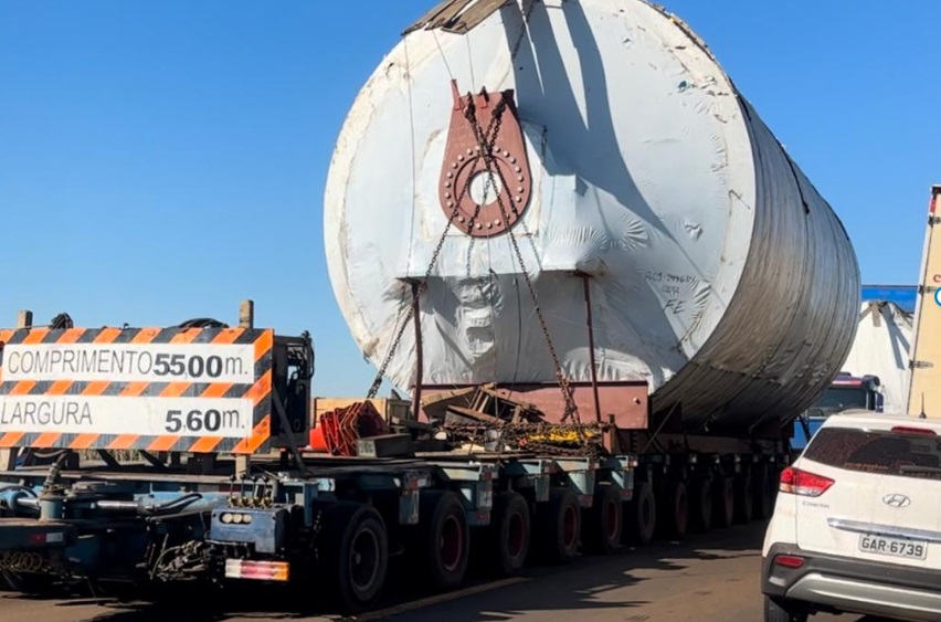 Megaequipamentos movimentam o "Vale da Celulose" com geração de empregos e operação logística especial Megaequipamentos movimentam o "Vale da Celulose" com geração de empregos e operação logística especial