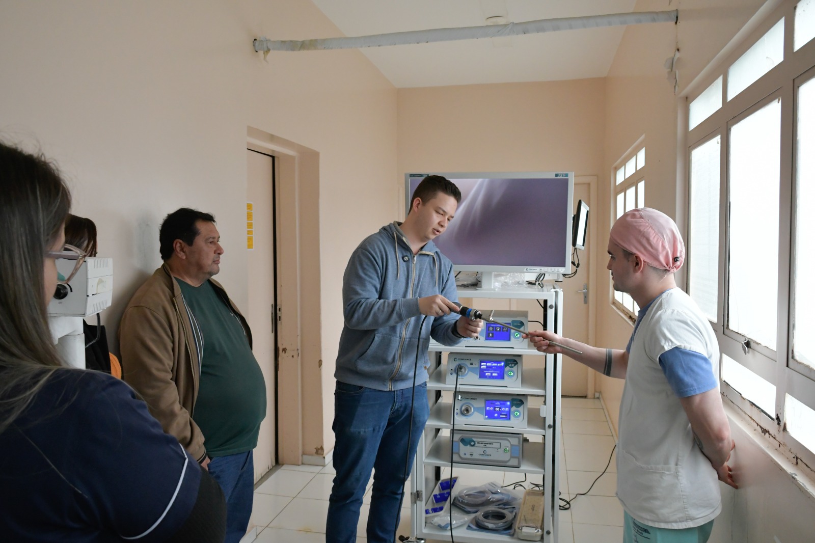 Governo entrega 11 torres de videolaparoscopia para modernizar cirurgias em hospitais de MS Governo entrega 11 torres de videolaparoscopia para modernizar cirurgias em hospitais de MS