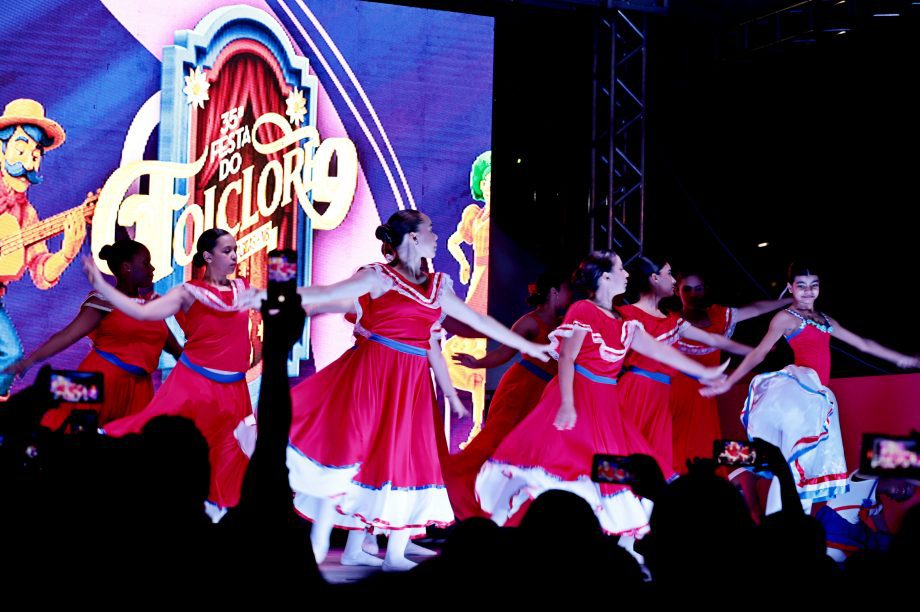 GALERIA DE FOTOS – Confira como foi a primeira noite da 35ª edição da Festa do Folclore GALERIA DE FOTOS – Confira como foi a primeira noite da 35ª edição da Festa do Folclore