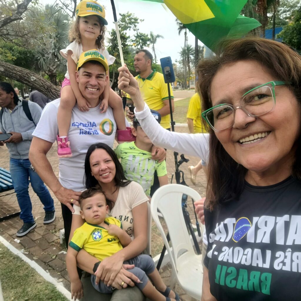 Manhã de domingo é marcada por manifestação pró-direita em Três Lagoas