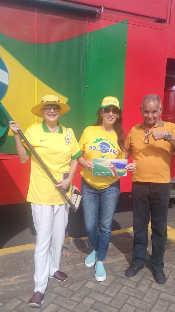 Manhã de domingo é marcada por manifestação pró-direita em Três Lagoas