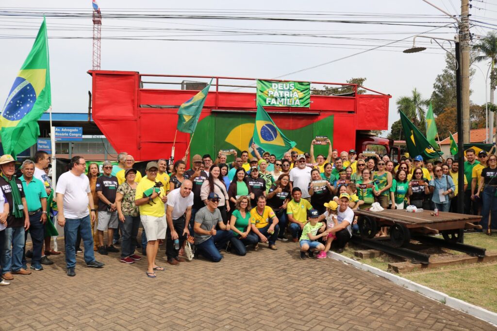 Manhã de domingo é marcada por manifestação pró-direita em Três Lagoas