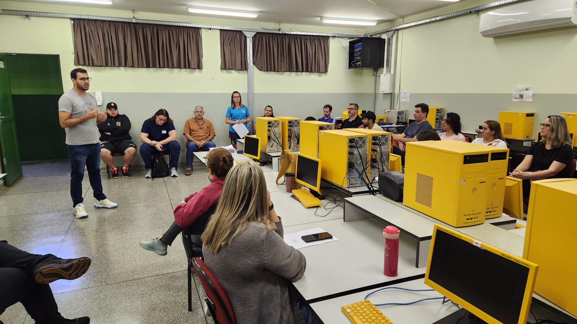 Mais de 190 mil estudantes retornam às aulas nas escolas estaduais de MS nesta terça-feira
