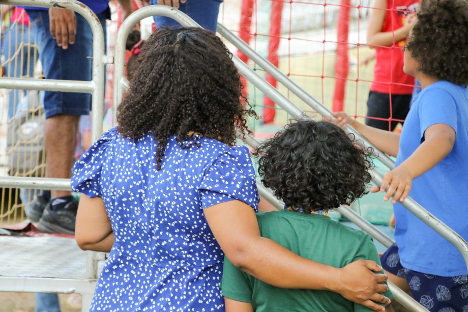 DIA DO SILÊNCIO – Crianças com deficiência ganham dia exclusivo na 35ª Festa do Folclore DIA DO SILÊNCIO – Crianças com deficiência ganham dia exclusivo na 35ª Festa do Folclore