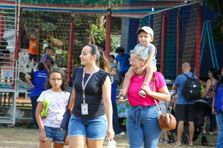 DIA DO SILÊNCIO – Crianças com deficiência ganham dia exclusivo na 35ª Festa do Folclore DIA DO SILÊNCIO – Crianças com deficiência ganham dia exclusivo na 35ª Festa do Folclore