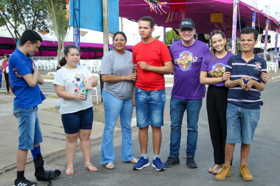 DIA DO SILÊNCIO – Crianças com deficiência ganham dia exclusivo na 35ª Festa do Folclore DIA DO SILÊNCIO – Crianças com deficiência ganham dia exclusivo na 35ª Festa do Folclore