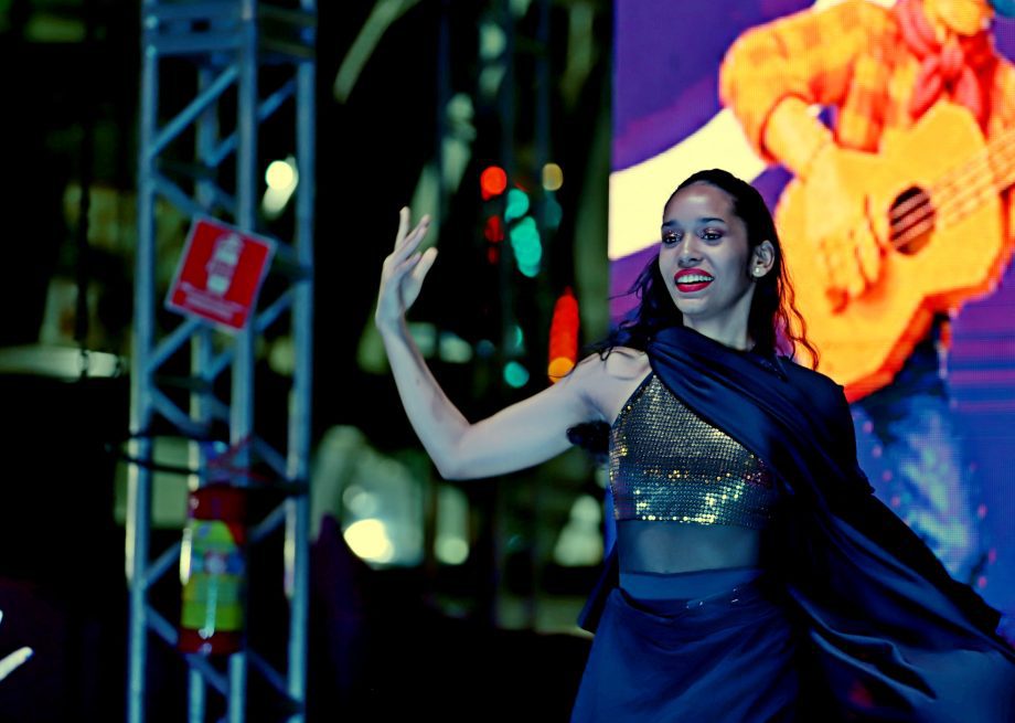 GALERIA DE FOTOS – Fábio Junior emociona multidão na terceira noite da 35ª Festa do Folclore em TL GALERIA DE FOTOS – Fábio Junior emociona multidão na terceira noite da 35ª Festa do Folclore em TL