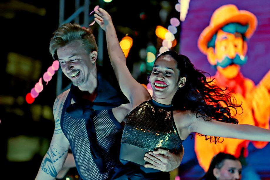 GALERIA DE FOTOS – Fábio Junior emociona multidão na terceira noite da 35ª Festa do Folclore em TL GALERIA DE FOTOS – Fábio Junior emociona multidão na terceira noite da 35ª Festa do Folclore em TL