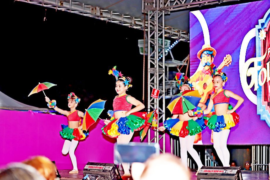 GALERIA DE FOTOS – Fábio Junior emociona multidão na terceira noite da 35ª Festa do Folclore em TL GALERIA DE FOTOS – Fábio Junior emociona multidão na terceira noite da 35ª Festa do Folclore em TL