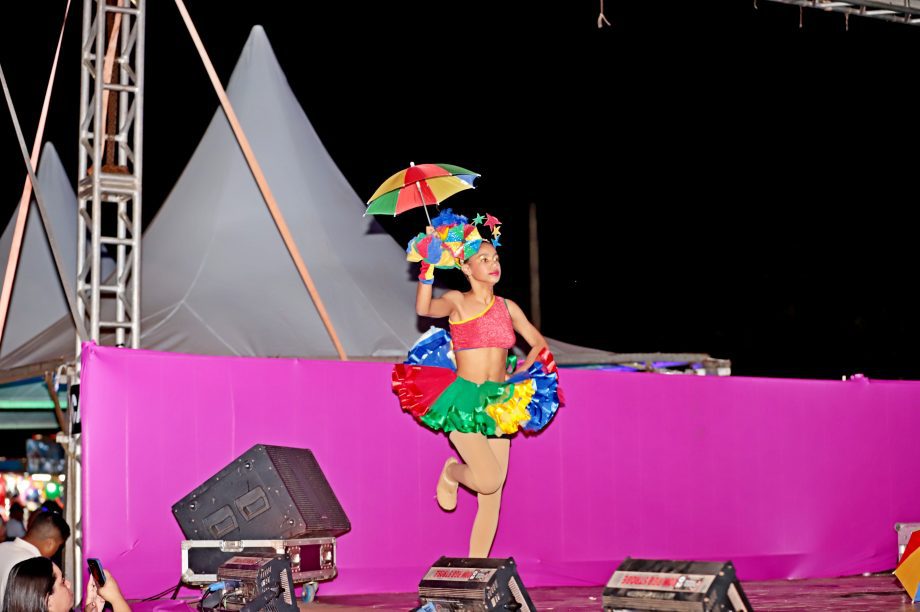 GALERIA DE FOTOS – Fábio Junior emociona multidão na terceira noite da 35ª Festa do Folclore em TL GALERIA DE FOTOS – Fábio Junior emociona multidão na terceira noite da 35ª Festa do Folclore em TL