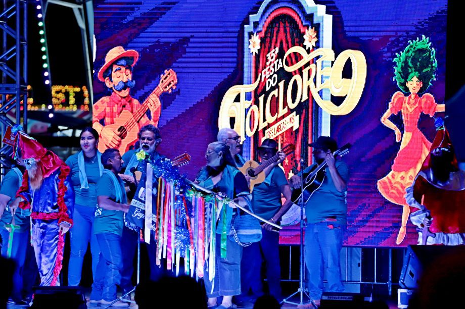 GALERIA DE FOTOS – Fábio Junior emociona multidão na terceira noite da 35ª Festa do Folclore em TL GALERIA DE FOTOS – Fábio Junior emociona multidão na terceira noite da 35ª Festa do Folclore em TL