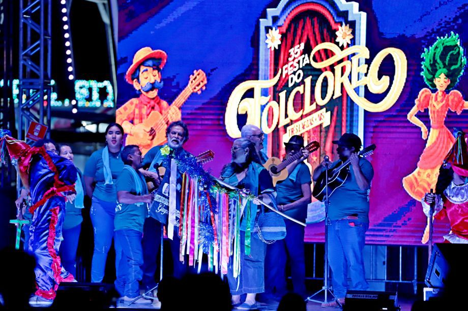 GALERIA DE FOTOS – Fábio Junior emociona multidão na terceira noite da 35ª Festa do Folclore em TL GALERIA DE FOTOS – Fábio Junior emociona multidão na terceira noite da 35ª Festa do Folclore em TL