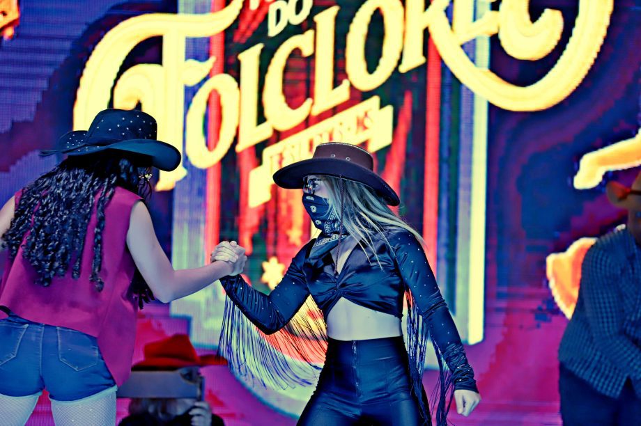 GALERIA DE FOTOS – Fábio Junior emociona multidão na terceira noite da 35ª Festa do Folclore em TL GALERIA DE FOTOS – Fábio Junior emociona multidão na terceira noite da 35ª Festa do Folclore em TL