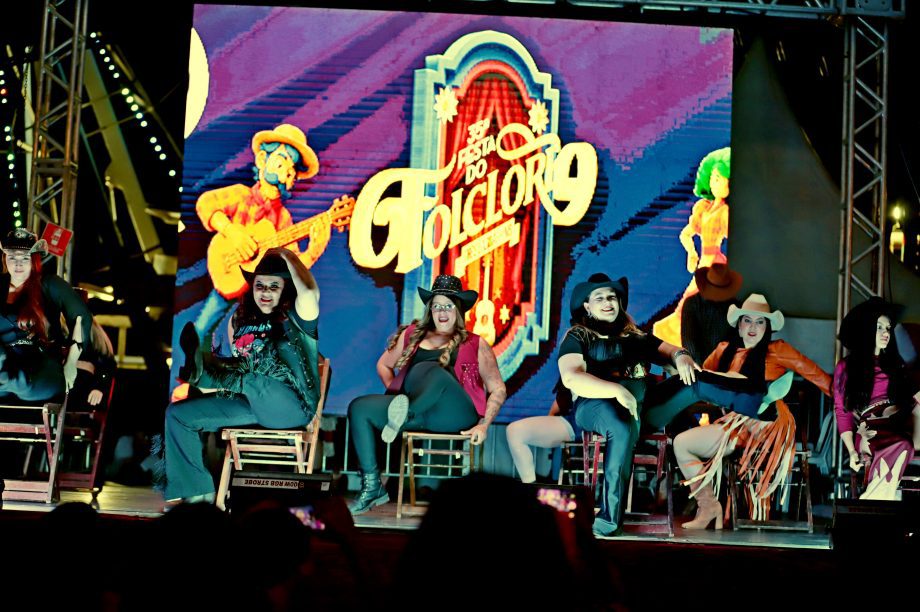 GALERIA DE FOTOS – Fábio Junior emociona multidão na terceira noite da 35ª Festa do Folclore em TL GALERIA DE FOTOS – Fábio Junior emociona multidão na terceira noite da 35ª Festa do Folclore em TL