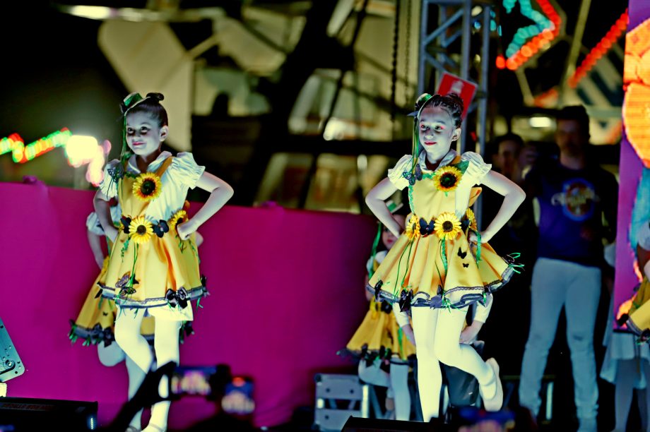 GALERIA DE FOTOS – Fábio Junior emociona multidão na terceira noite da 35ª Festa do Folclore em TL GALERIA DE FOTOS – Fábio Junior emociona multidão na terceira noite da 35ª Festa do Folclore em TL