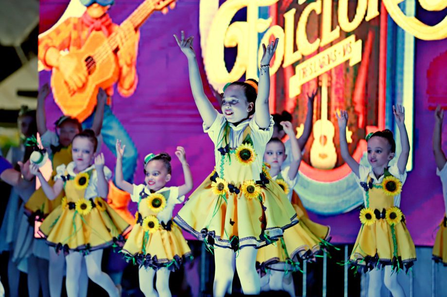 GALERIA DE FOTOS – Fábio Junior emociona multidão na terceira noite da 35ª Festa do Folclore em TL GALERIA DE FOTOS – Fábio Junior emociona multidão na terceira noite da 35ª Festa do Folclore em TL