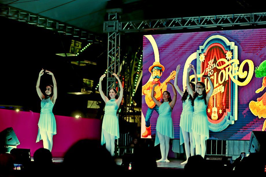 GALERIA DE FOTOS – Fábio Junior emociona multidão na terceira noite da 35ª Festa do Folclore em TL GALERIA DE FOTOS – Fábio Junior emociona multidão na terceira noite da 35ª Festa do Folclore em TL