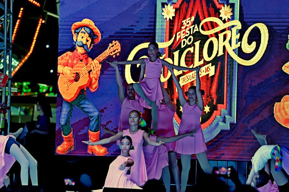 GALERIA DE FOTOS – Fábio Junior emociona multidão na terceira noite da 35ª Festa do Folclore em TL GALERIA DE FOTOS – Fábio Junior emociona multidão na terceira noite da 35ª Festa do Folclore em TL