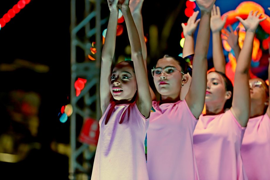 GALERIA DE FOTOS – Fábio Junior emociona multidão na terceira noite da 35ª Festa do Folclore em TL GALERIA DE FOTOS – Fábio Junior emociona multidão na terceira noite da 35ª Festa do Folclore em TL