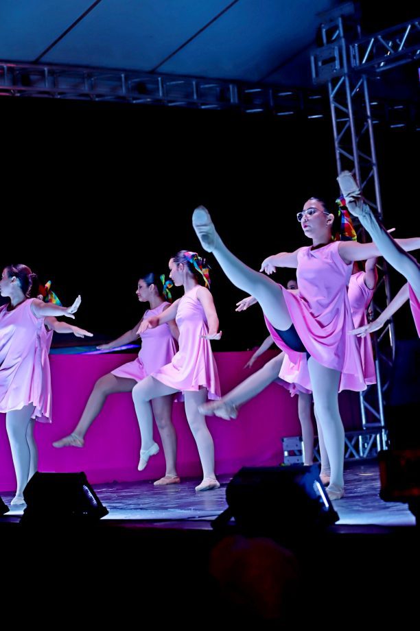 GALERIA DE FOTOS – Fábio Junior emociona multidão na terceira noite da 35ª Festa do Folclore em TL GALERIA DE FOTOS – Fábio Junior emociona multidão na terceira noite da 35ª Festa do Folclore em TL
