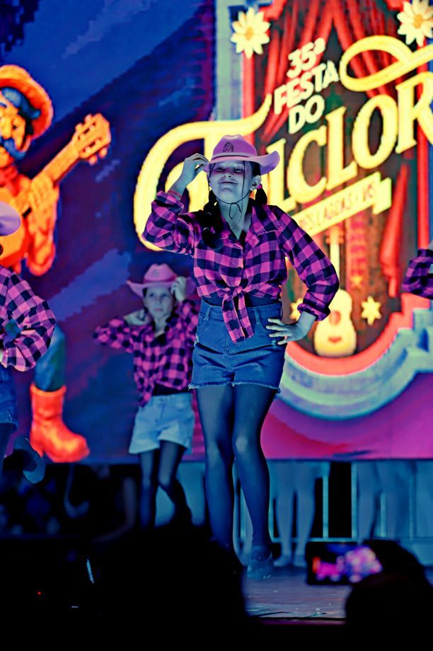 GALERIA DE FOTOS – Fábio Junior emociona multidão na terceira noite da 35ª Festa do Folclore em TL GALERIA DE FOTOS – Fábio Junior emociona multidão na terceira noite da 35ª Festa do Folclore em TL