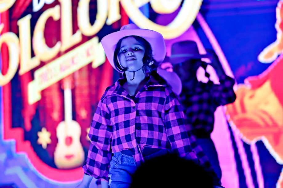 GALERIA DE FOTOS – Fábio Junior emociona multidão na terceira noite da 35ª Festa do Folclore em TL GALERIA DE FOTOS – Fábio Junior emociona multidão na terceira noite da 35ª Festa do Folclore em TL