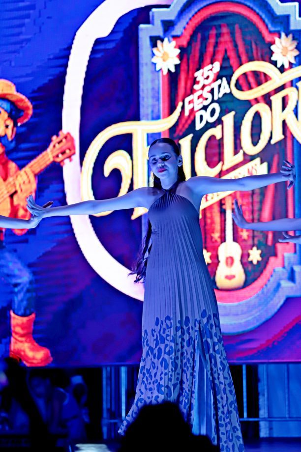GALERIA DE FOTOS – Fábio Junior emociona multidão na terceira noite da 35ª Festa do Folclore em TL GALERIA DE FOTOS – Fábio Junior emociona multidão na terceira noite da 35ª Festa do Folclore em TL