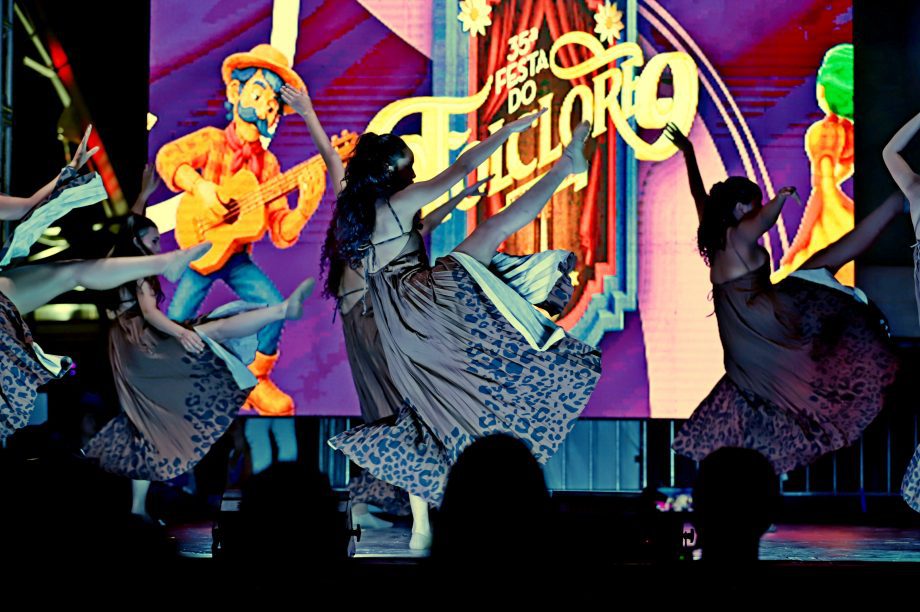 GALERIA DE FOTOS – Fábio Junior emociona multidão na terceira noite da 35ª Festa do Folclore em TL GALERIA DE FOTOS – Fábio Junior emociona multidão na terceira noite da 35ª Festa do Folclore em TL