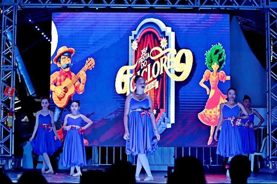 GALERIA DE FOTOS – Fábio Junior emociona multidão na terceira noite da 35ª Festa do Folclore em TL GALERIA DE FOTOS – Fábio Junior emociona multidão na terceira noite da 35ª Festa do Folclore em TL