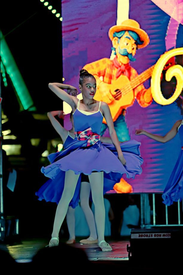 GALERIA DE FOTOS – Fábio Junior emociona multidão na terceira noite da 35ª Festa do Folclore em TL GALERIA DE FOTOS – Fábio Junior emociona multidão na terceira noite da 35ª Festa do Folclore em TL
