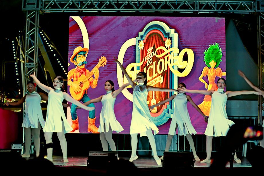 GALERIA DE FOTOS – Fábio Junior emociona multidão na terceira noite da 35ª Festa do Folclore em TL GALERIA DE FOTOS – Fábio Junior emociona multidão na terceira noite da 35ª Festa do Folclore em TL