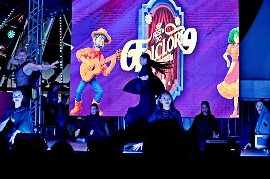 GALERIA DE FOTOS – Fábio Junior emociona multidão na terceira noite da 35ª Festa do Folclore em TL GALERIA DE FOTOS – Fábio Junior emociona multidão na terceira noite da 35ª Festa do Folclore em TL