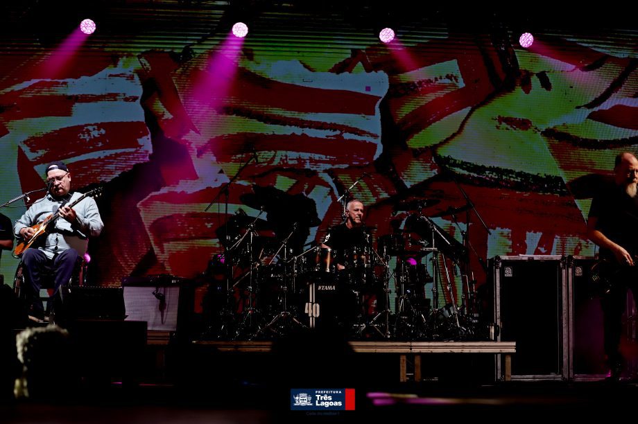 35ª Festa do Folclore encerra com show histórico dos Paralamas do Sucesso em Três Lagoas