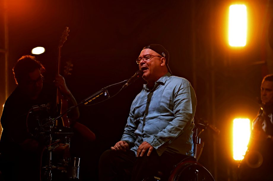 35ª Festa do Folclore encerra com show histórico dos Paralamas do Sucesso em Três Lagoas