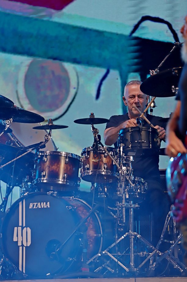 35ª Festa do Folclore encerra com show histórico dos Paralamas do Sucesso em Três Lagoas