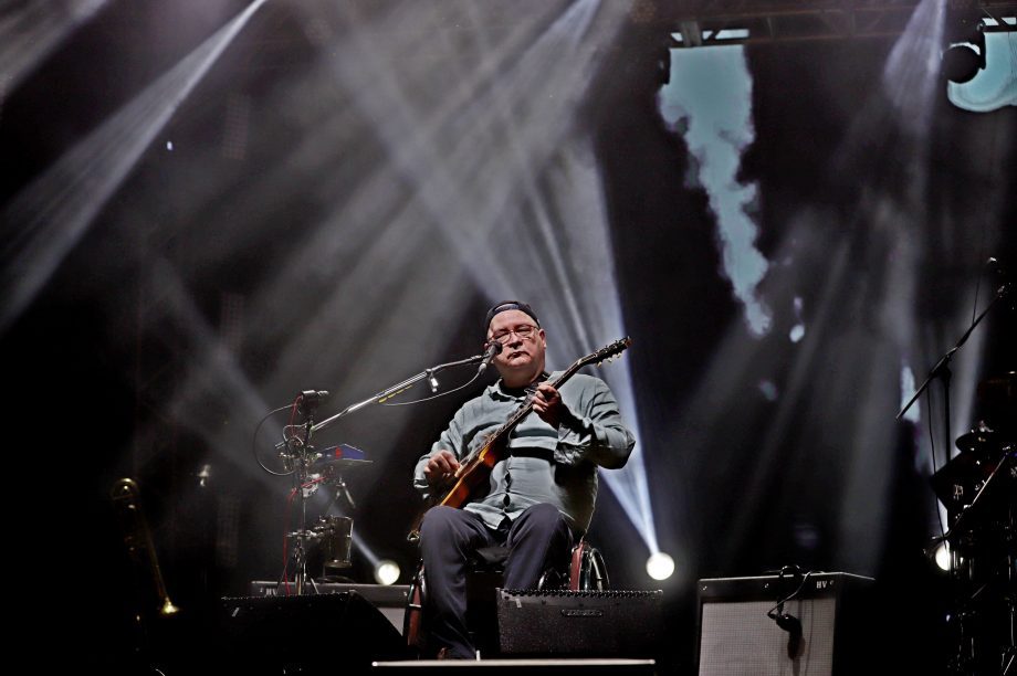 35ª Festa do Folclore encerra com show histórico dos Paralamas do Sucesso em Três Lagoas