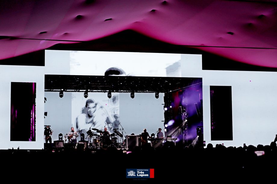 35ª Festa do Folclore encerra com show histórico dos Paralamas do Sucesso em Três Lagoas