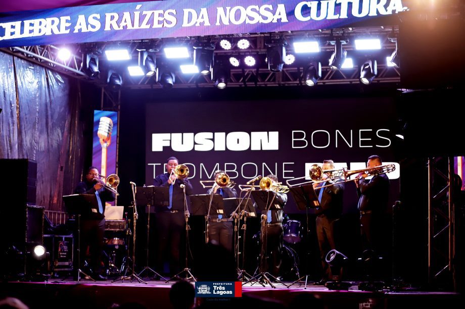 35ª Festa do Folclore encerra com show histórico dos Paralamas do Sucesso em Três Lagoas